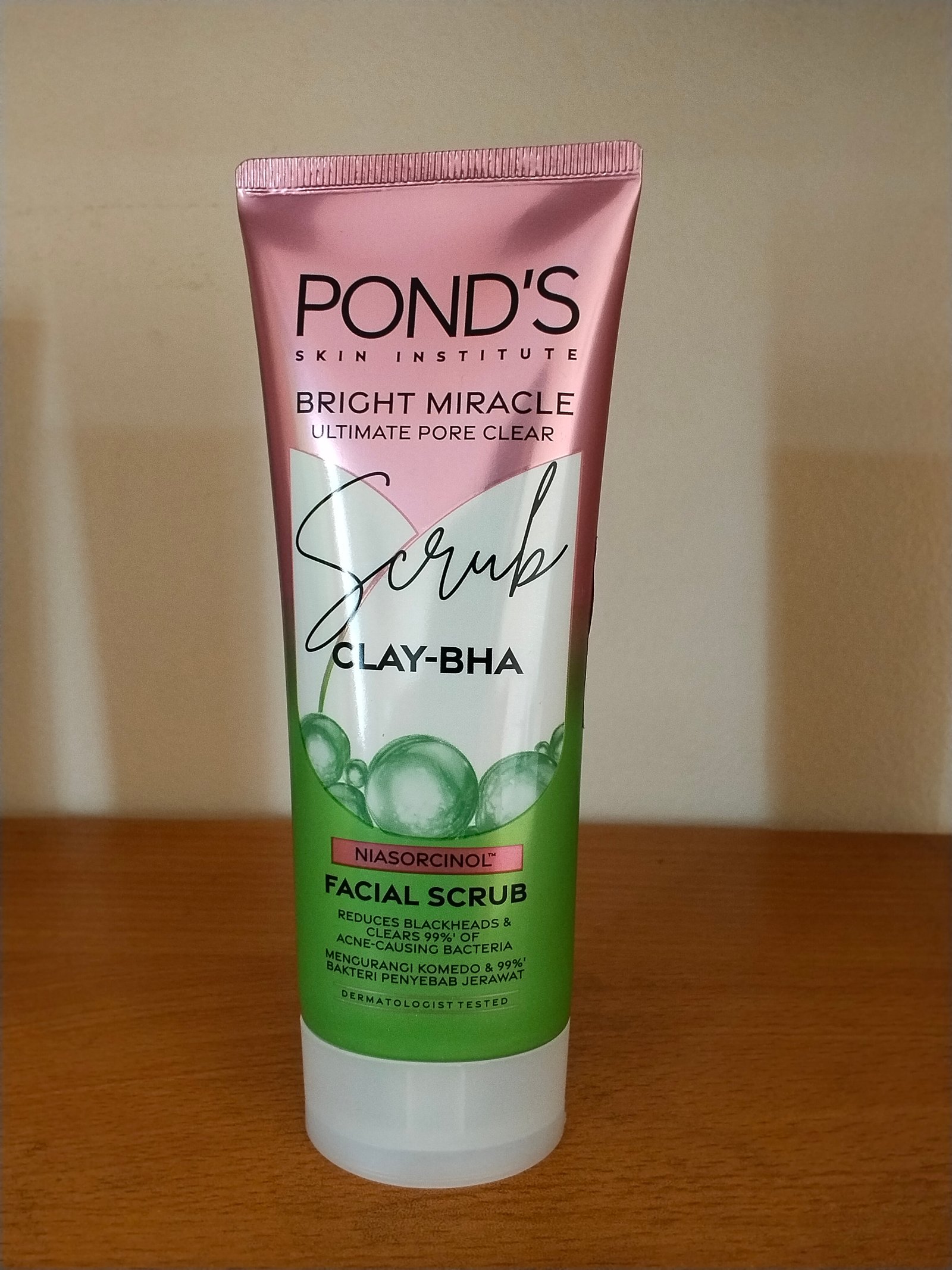 Pond's Bright Miracle Ultimate Pore Clear Scrub (Clay-BHA) 🌱✨